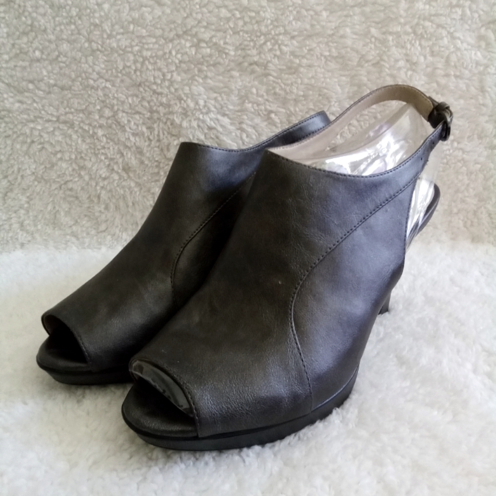Naturalizer Danby heels